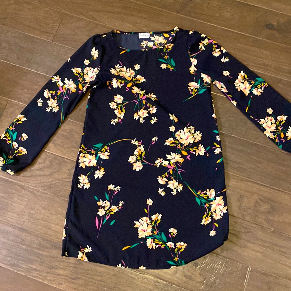 Gabriella Rocha small longer sleeved dress
